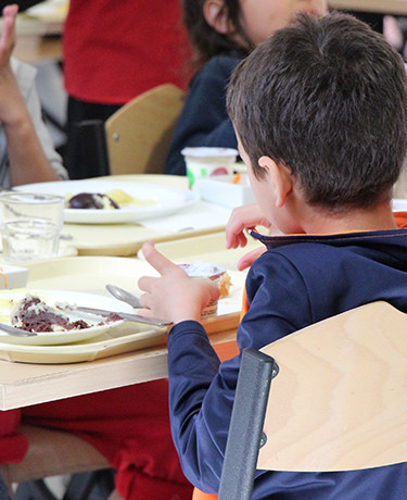 enfant-cantine-10907