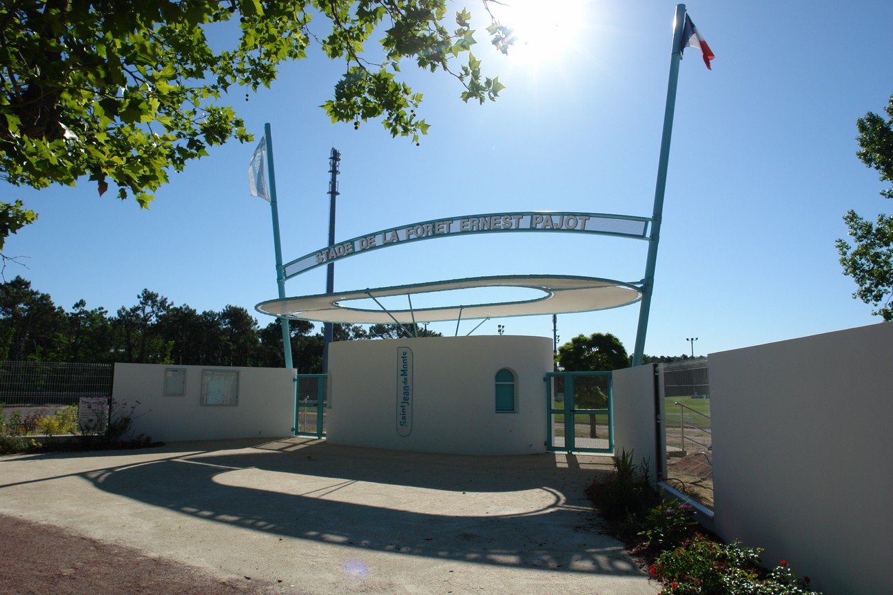 Entrée Stade-de-la-foret-Ernest Pajot