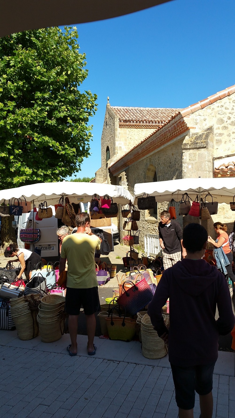 Grand marché Place Jean Yole