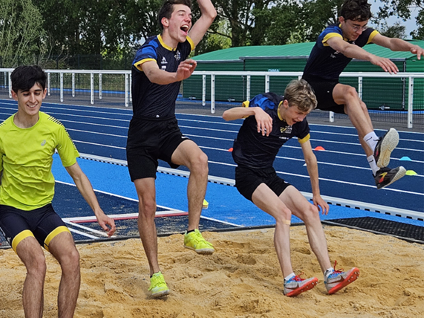  Stage d'été d'athlétisme (7 à 15 ans)