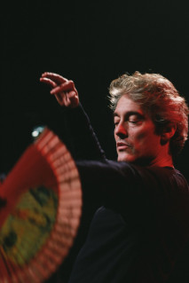 Les garçons et Guillaume, à table